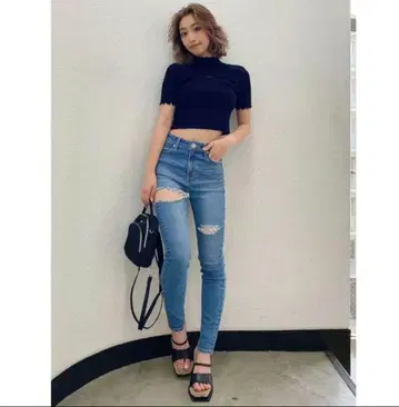 GYDA H/W THIGH 데미지 디자인 스키니 데님 아이스 블루
