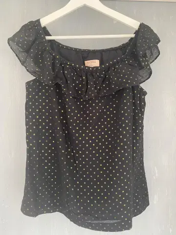 A.P.C. x MADRAS 블랙 도트 무늬 슬리브리스 상의 아페쎄