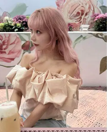 Treat Urself 오프숄더 상의 핑크