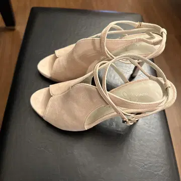 GINZA Kanematsu 핑크 오픈토 샌들(미사용품)