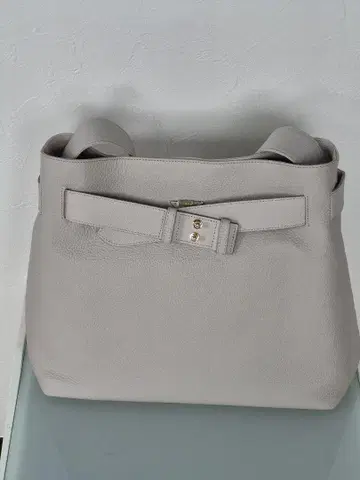 이안느 로브 후드티