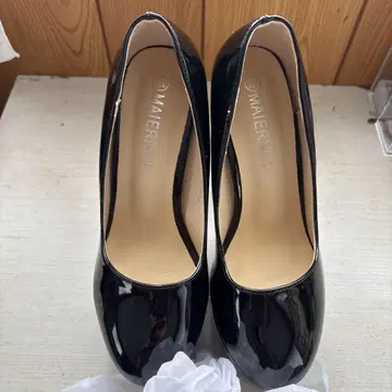 에나멜 블랙 스틸레토 하이힐 14cm