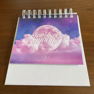 IU Strawberry Moon 사진 앨범 미사용품 카드 포함