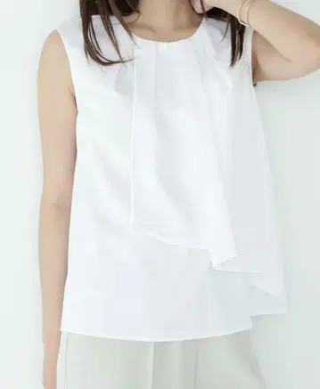 NATURAL BEAUTY BASIC 랩 드레이프 블라우스