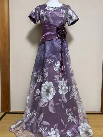 꽃무늬 보라색 쉬폰 드레스