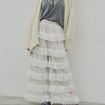 라벨 에뛰드 화이트 프릴 레이스 팬츠