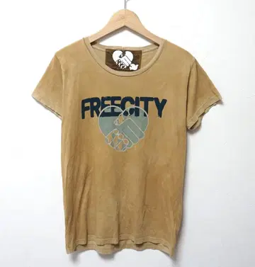 FREE CITY 로고 프린트 티셔츠 프리 시티