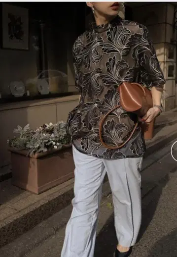 Ameri 아메리 EVELYN LACE TOP 에블린 레이스 탑