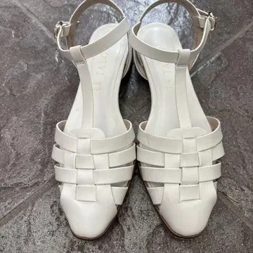 루타론 스트랩 샌들 화이트
