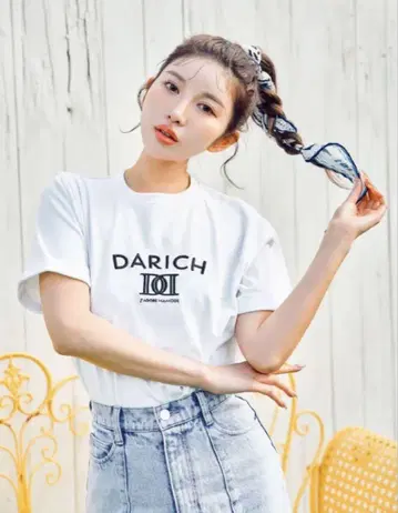 DD 로고 자수 티셔츠