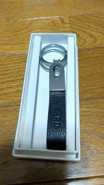 [미사용 새상품] ZARD 가죽 키링