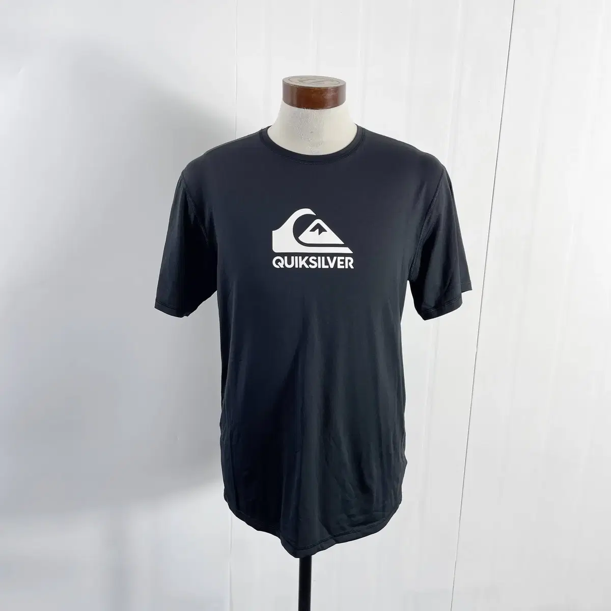 D1 Quiksilver Sports Short Sleeve Shirt, Size 100