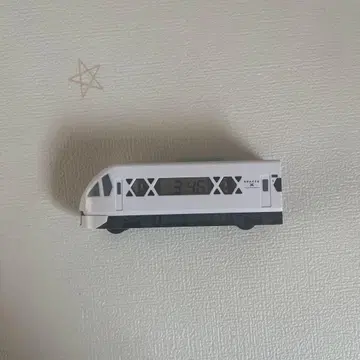 스페시아X 기차형 디지털 시계 화이트