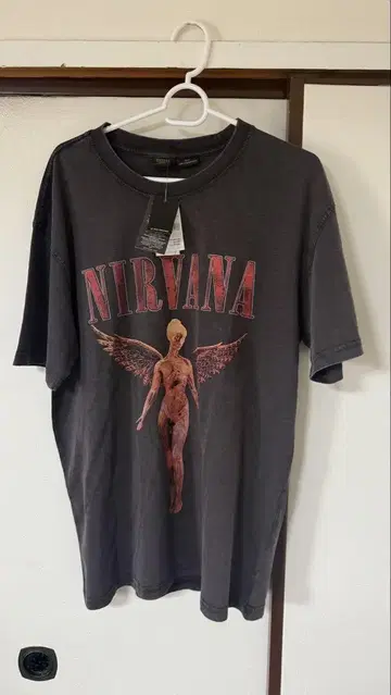 NIRVANA IN UTERO 티셔츠 다크 그레이 미사용
