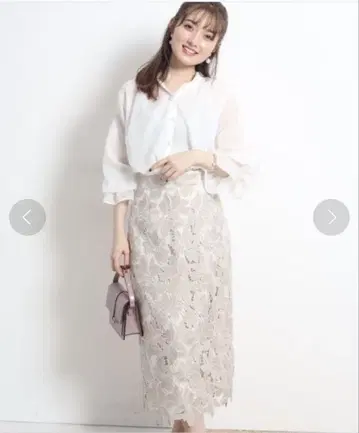 아푸와이저 리셰 레이스 타이트 스커트