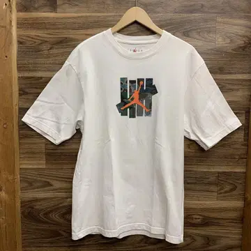 중고 UNDEFEATED x JORDAN S/S Tee "White"