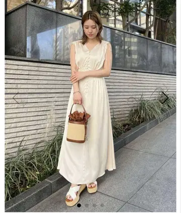 프레이 아이디 새틴 턱 플레어 원피스 미사용 새상품