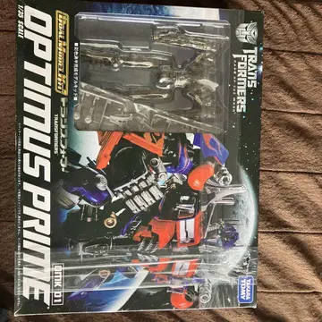 트랜스포머 OPTIMUS PRIME 1/48