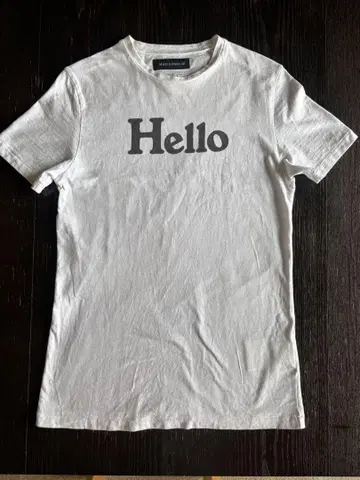 매디슨 블루 HELLO CREW NECK TEE 티셔츠 01