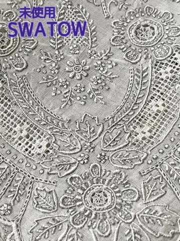 미사용 산터우 SWATOW 자수 손수건 고져스 화이트 계열 꽃 무늬