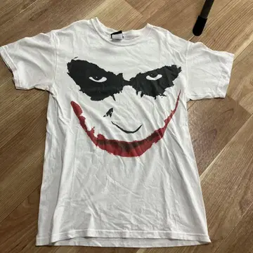 THE DARK KNIGHT 조커 티셔츠 배트맨