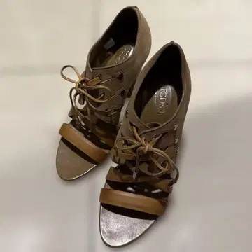 새상품급 TOD'S 브라운 오픈토 힐