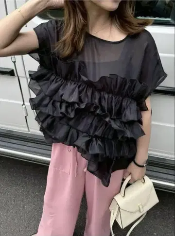 Myu 뮤 플라워 부케 블라우스 프릴 블랙 반팔 상의