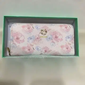 미사용 새상품 MISCH MASCH 장지갑