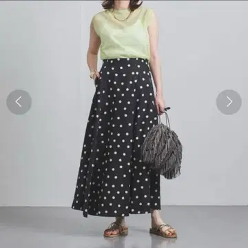 유나이티드 애로우즈 린넨 도트 스커트