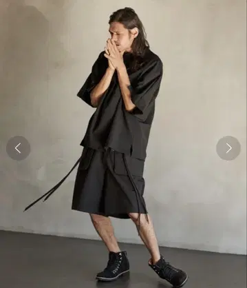 a lit r 블랙 하프 팬츠