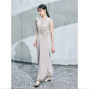 LADYMADE BACK 오픈 사이드 라인 원피스 (그레이)