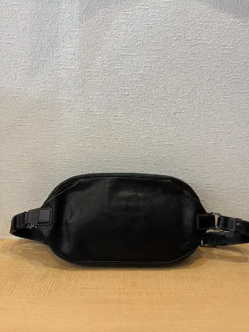 [미사용 새상품] 츠치야 가방 제조 가죽 바디백 블랙