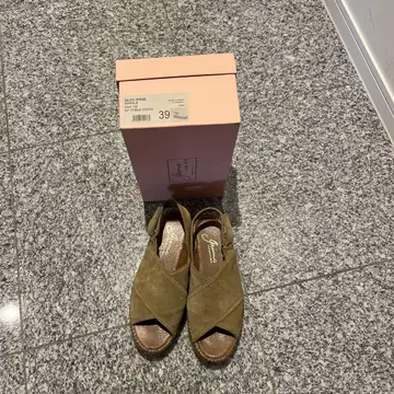 Quio.Prib Kaki 136 샌들 39