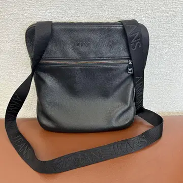 Armani Jeans 블랙 숄더백