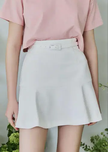 Riu Switching flare short skirt 화이트 S