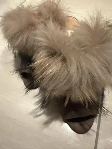 오픈토 스웨이드 샌들