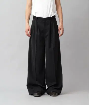 Champhor wood2tuck wide baggy slacks