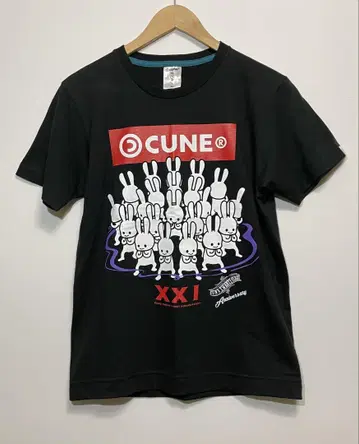 CUNE(큔) 21주년 프린트 티셔츠 블랙 S 사이즈