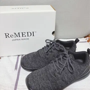 새상품 ReMEDI 외반모지 대응 스니커즈 22.5 S 사이즈