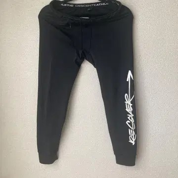 DESCENTE ATHLETIC 블랙 레깅스