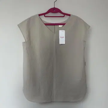 시원한 빔즈 HEART 베이지 슬리브리스 탑