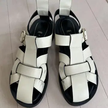 자라 구르카 샌들 아이보리 38