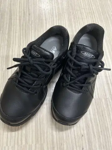 MBT 블랙 스포츠 슈즈