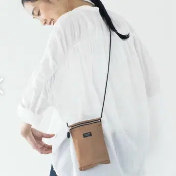 STANDARD SUPPLY 슬링 퍼스 모카 완판템
