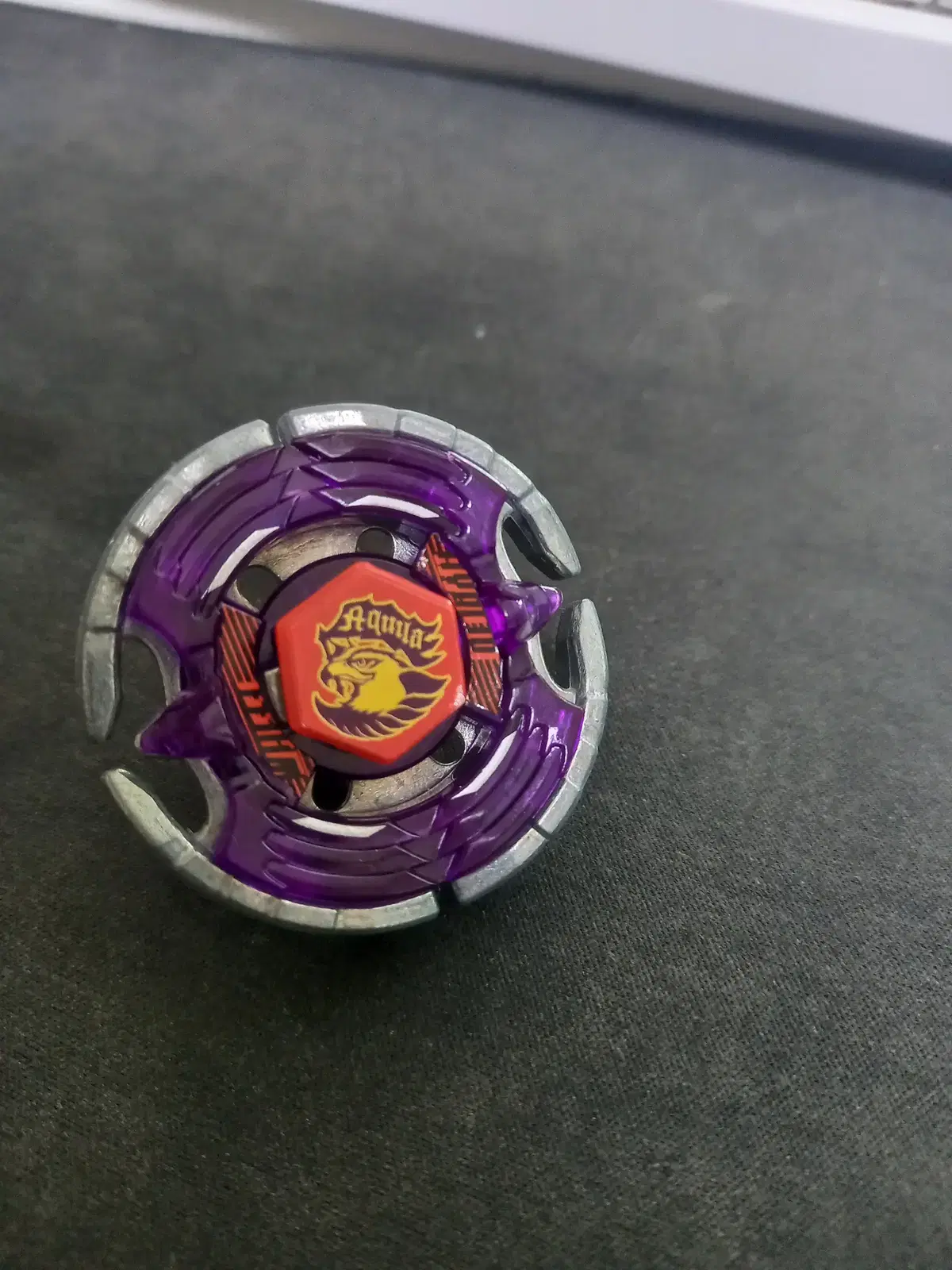 Metal Beyblade Earth Aquila