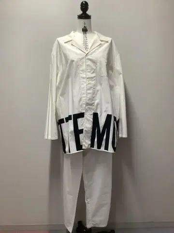 Moschino 화이트 셋업