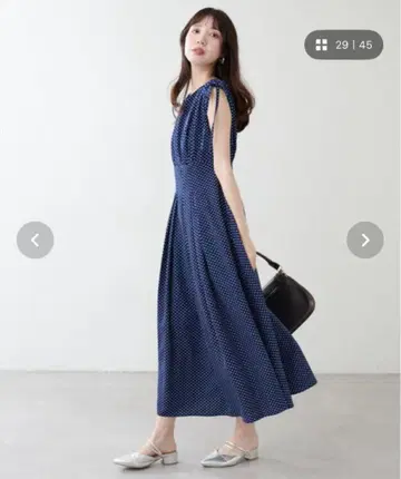 네이비 도트 무늬 슬리브리스 원피스 FREE 이번 시즌 완판템