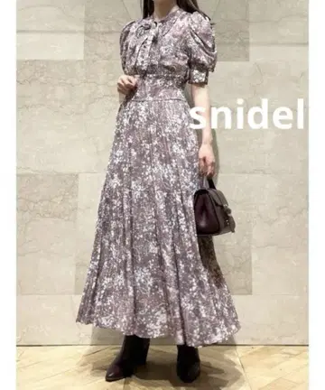 스나이델 보타이 프린트 원피스 플리츠 퍼프 슬리브 셔링