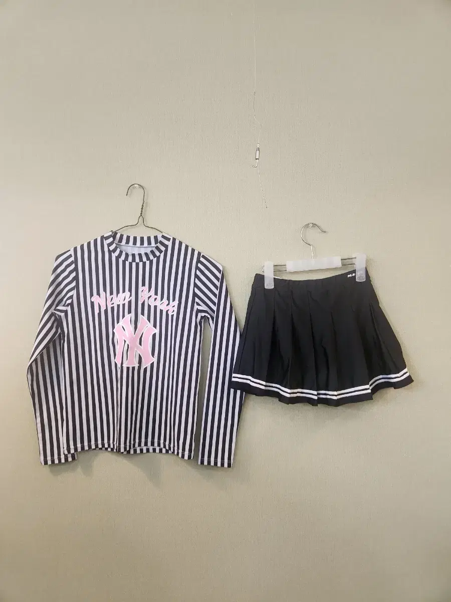 MLB keyz 145 Rash Guard Sooyoung Suit Top and Bottom Set