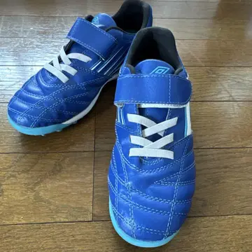 엄브로 umbro 축구 트레이닝 슈즈 21.5cm